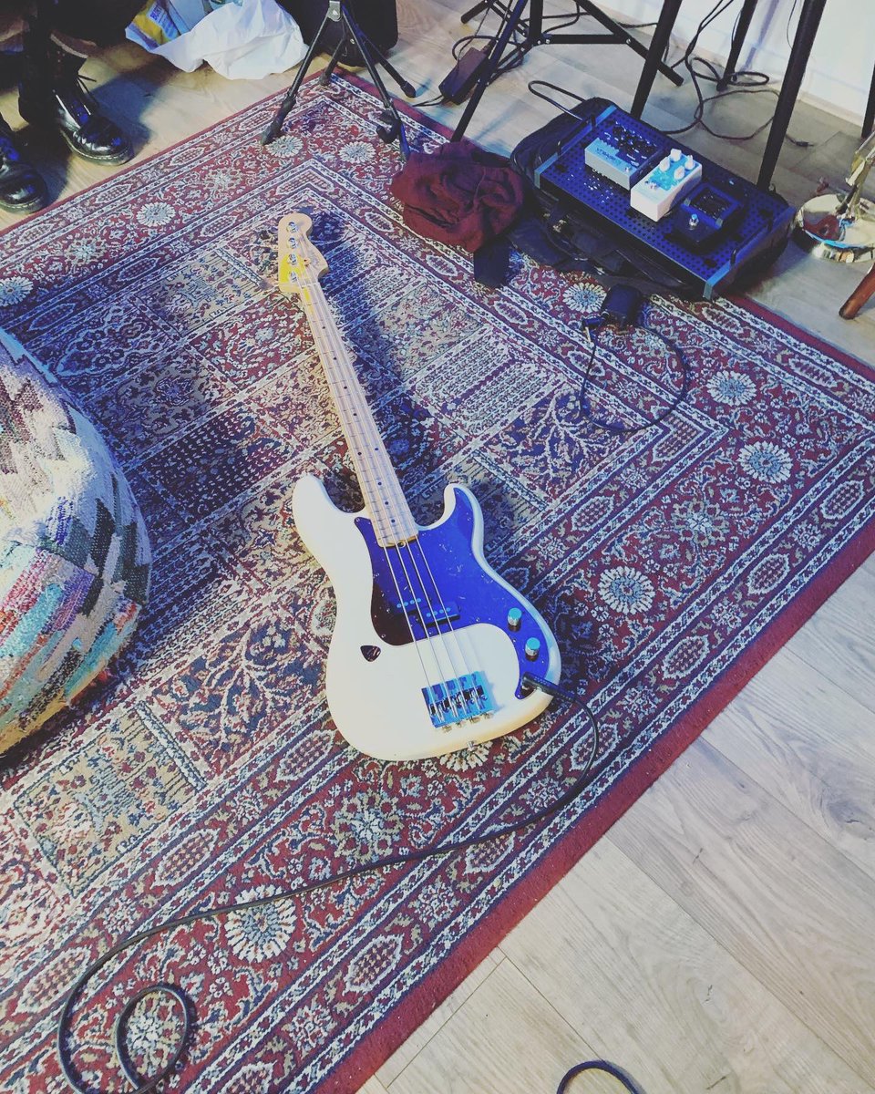 garethhaskins64's tweet photo. First day of bass tracking done, two more tracks tomorrow then the bass for @OneLastThrillUK debut album is done! 😎 https://t.co/gszPuhIJOV