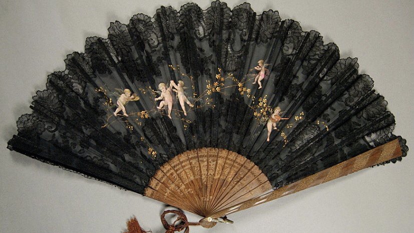 fentyfairies's tweet photo. i. mother of pearl brisé fan
ii. french lace fan with cherubs
iii + iv. antique fans from 18th and 20th century https://t.co/tfAVcBlCGx