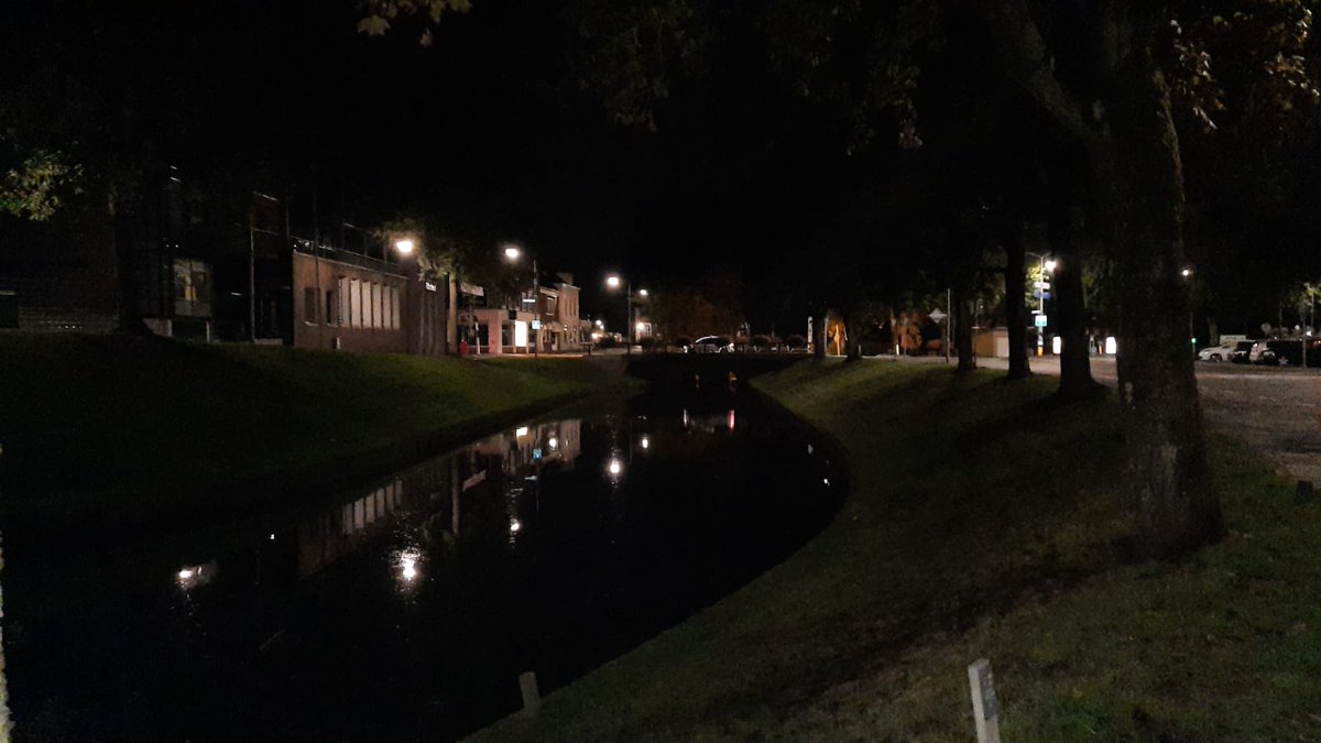 Burger outfit aan en in 't centrum van #Tiel surveilleren. Zul je altijd zien, geen vuurwerkoverlast. 🙈 Laten we dat als positief beschouwen.