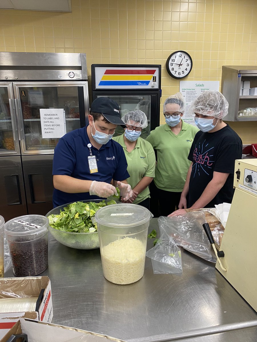 MercyWhs's tweet photo. Job shadowing in Nutrition today!!!  The kids learned how to make salads, sandwiches, and smoothies today.  They did a fantastic job. https://t.co/VBtJbA96Mi