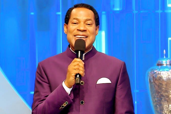 sinach's tweet photo. What a night !! Jesus has all authority  over the nations!! PCO ! Thank you Sir https://t.co/07I5GdufQL