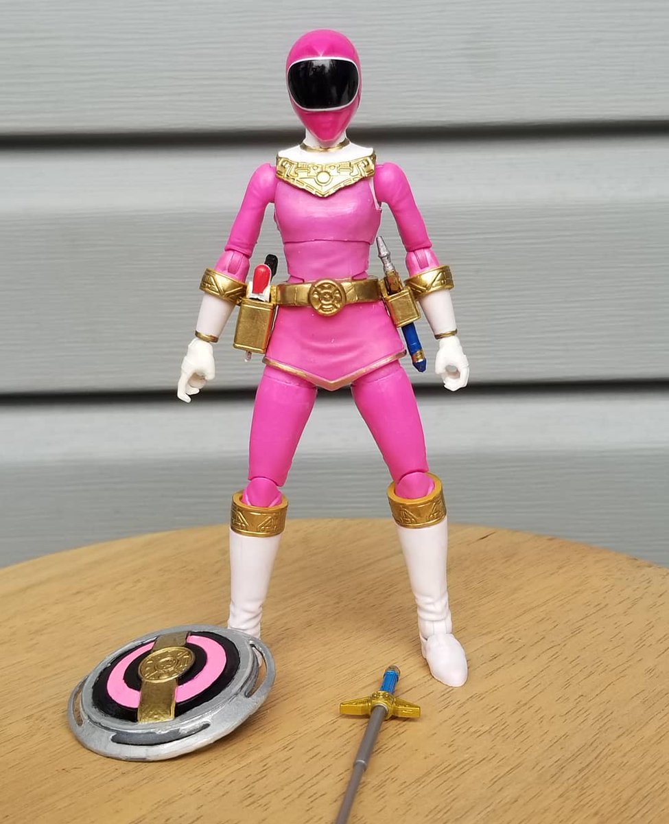 Zeo Pink Ranger finally finished ❤
#powerrangers #pinkranger #mightymorphinpowerrangers #lightningcollection #customfigure #zeorangers #zeo