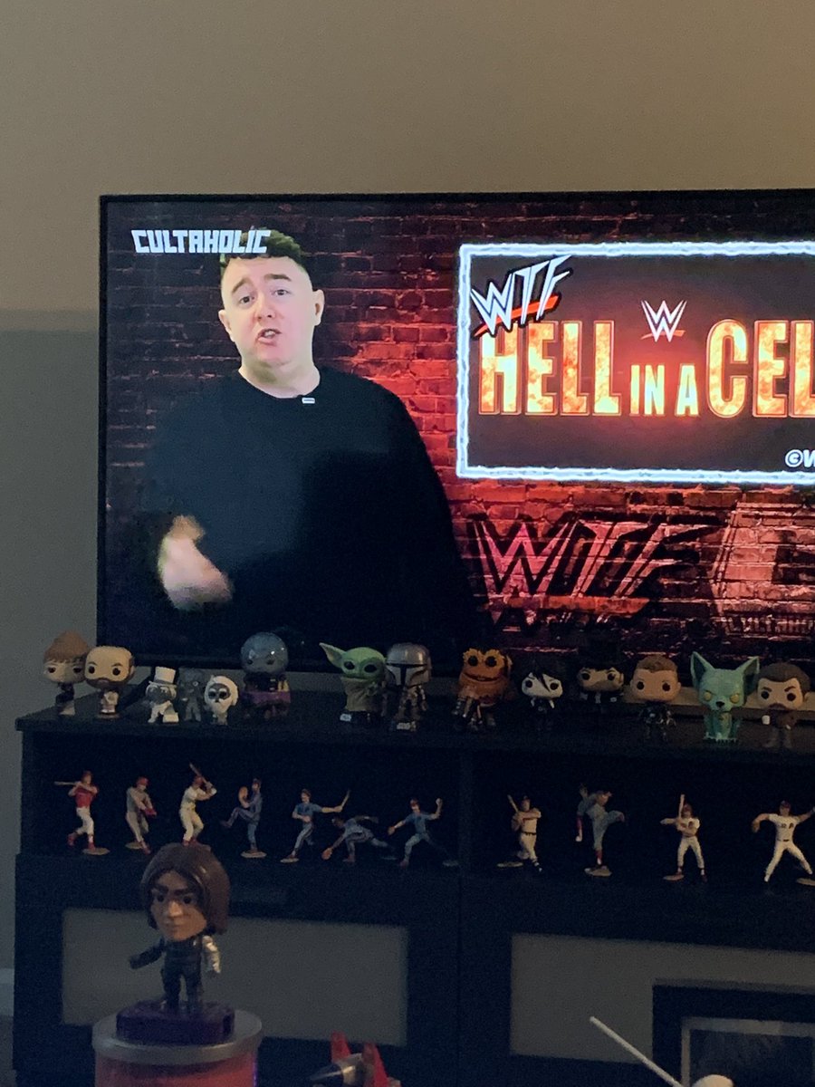 katieloud's tweet photo. I’M SO HAPPY!! I missed him so much @RossOnRasslin #cultaholic @Cultaholic https://t.co/FCvsDskvoC