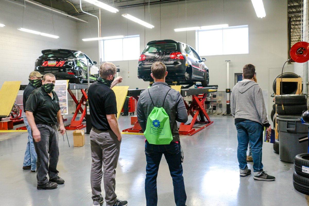 RosedaleTech's tweet image. Thank you to those who attended and experienced Rosedale Tech with us this past Saturday at our Fall Open House.  We hope to see you again soon!
If you or someone you know would benefit from our Virtual Open House on November 5th, register online at ⇨ rosedaletech.org/open-house/