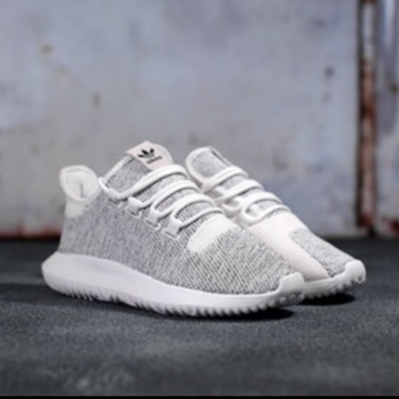 CoastalChic417's tweet photo. So good I had to share! Check out all the items I'm loving on @Poshmarkapp #poshmark #fashion #style #shopmycloset #adidas #oldnavy: https://t.co/o2eZ2YYzpq https://t.co/i7E6UuZHid