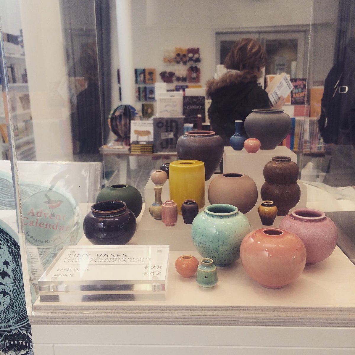 VickyWiltshire_'s tweet photo. #tinyvases #YutaSegawa #DearSanta @TateShops @Tate_StIves ✨ https://t.co/Po4evNVK8v