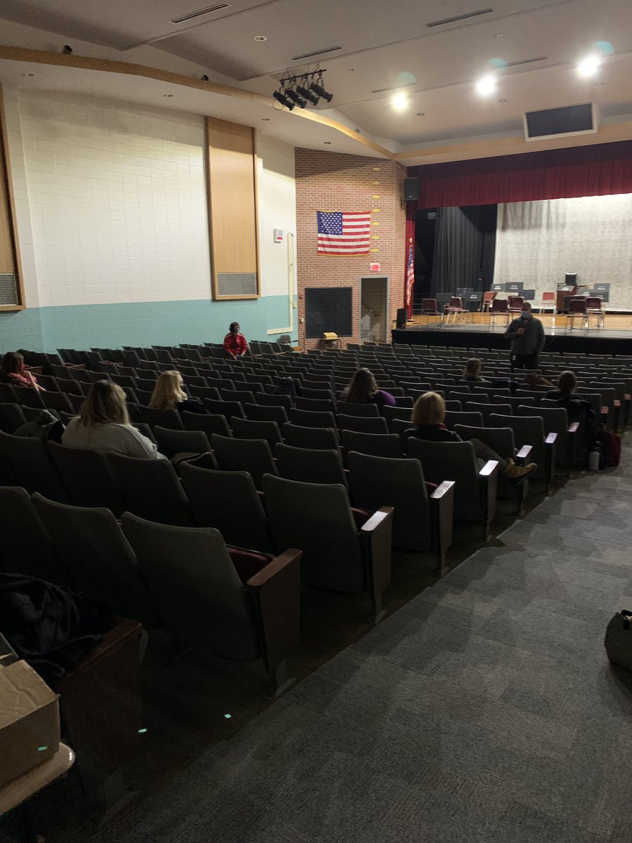 sing4u8888's tweet photo. Thanks to @DanielNClemens and @RochelDaniels for visiting with @AntiochMS staff today. We know you have tough decisions to make. Thanks for including us in the decision making process. #sociallydistancedmeeting #nkcstrong @ChadSutton3 @NKCNEA1 @NKCSchools https://t.co/Ox03MkEyx8