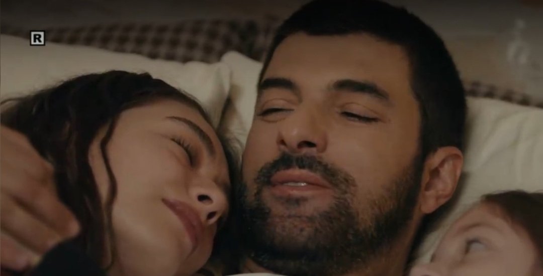 t_kalbi's tweet photo. "Benim iki tane evim ama tek bir ailem olacak.."

#SefirinKızı  #Destan https://t.co/YS3k1OlTRf
