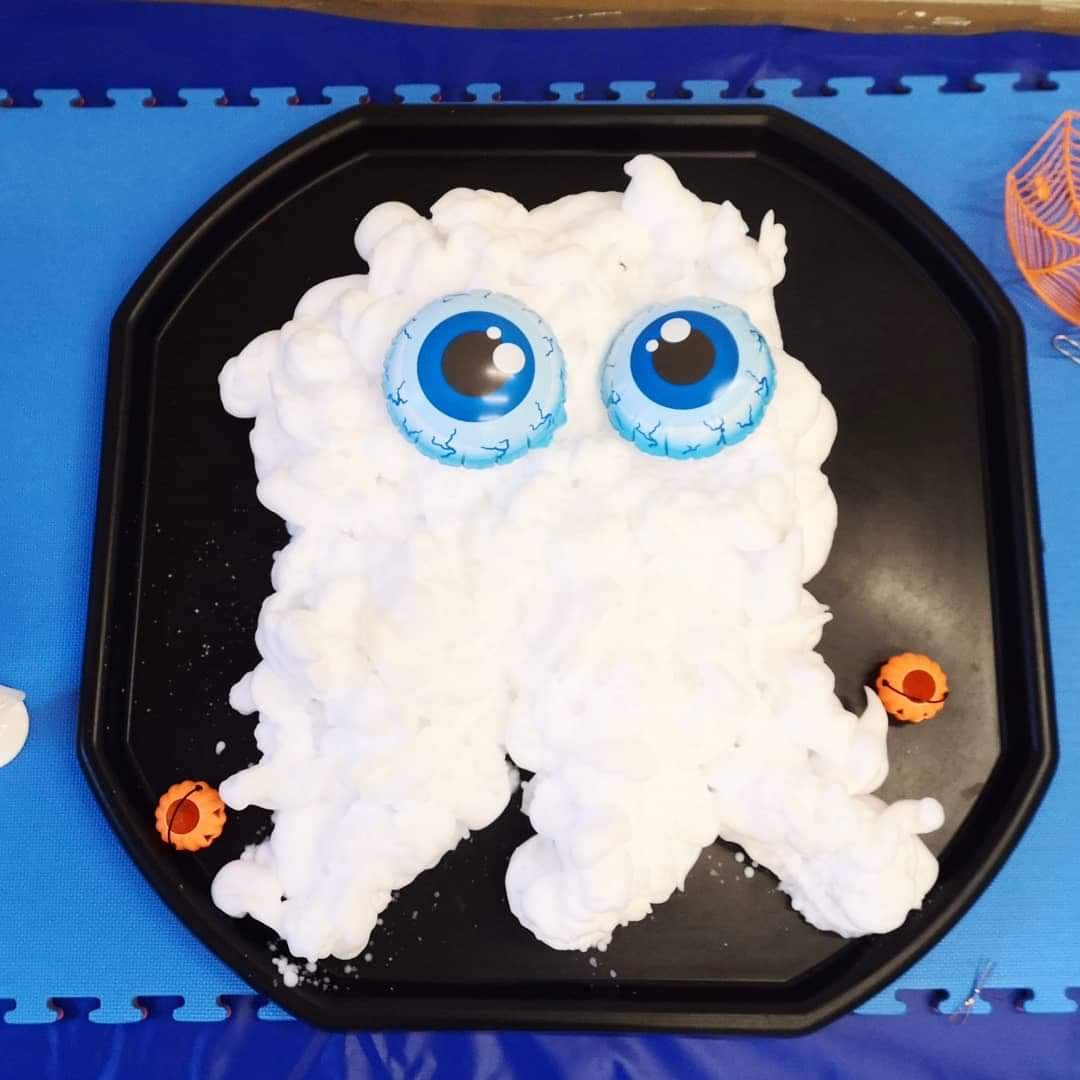 MessDevon's tweet photo. Soooo today we had our very first Halloween event... It was amazing! 🎃🙌#messyplay
#sensoryplay #babies #toddlers #halloweenfun
#Halloween2020 @Zimplikids https://t.co/mgaPQEId8E