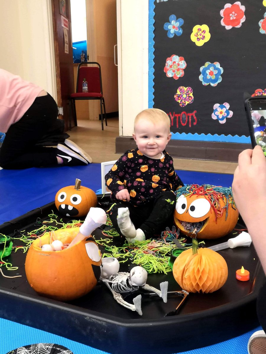 MessDevon's tweet photo. Soooo today we had our very first Halloween event... It was amazing! 🎃🙌#messyplay
#sensoryplay #babies #toddlers #halloweenfun
#Halloween2020 @Zimplikids https://t.co/mgaPQEId8E