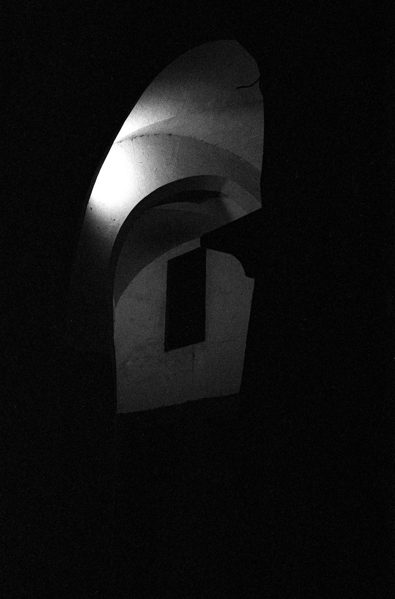 alxmiguelc2's tweet photo. Canon New F1, Canon FD 50mm f1.4, @KodakProFilmBiz Tri-X.
#filmisnotdead #filmphotography #35mmfilm #35mm #blackandwhitephotography #silverhalides #PHOTOS #photography #photograph #photographer #photooftheday #photo #believeinfilm #filmisalive https://t.co/FLgu6exgpb
