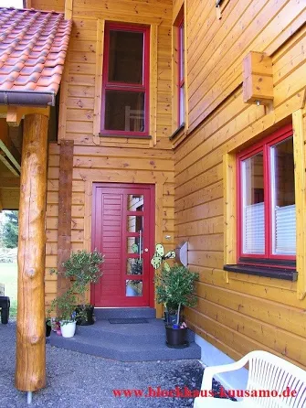 BlockhausKuusam's tweet photo. Kein #Wohnhaus wie das andere.
Hier sehen Sie 3 Hauseingänge der von uns produzierten Wohnblockhäuser.
https://t.co/JDR9xysLdk
https://t.co/lwR6YrnOFq
#Hauseingang #Tür #Einfamilienhaus #Wohnen #Planen #Blockhaus #Eigenheim #Neubau #Holzhäuser #Blockhäuser #Challet #Bau https://t.co/chQVYrDf63
