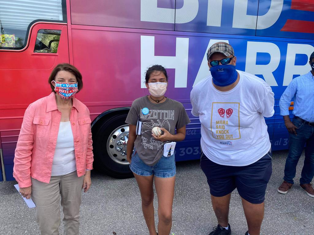 HurricaneSignin's tweet photo. Last Saturday @LeeCountyDems 
Myself @Rachel_D_Brown and Fmr 2020 Presidential Candidate and Current MN Sen. and @Vikings fan @amyklobuchar Thank you for the picture. And Go @packers https://t.co/3ZcjTiehCp