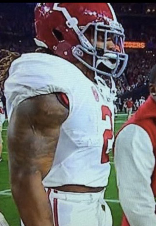 aboyNeal's tweet photo. Who’s the most intimidating football player of all time?   
Like- Derrick Henry 
Retweet- AJ Neal 
Reply- Shawn Oakman https://t.co/uTPAvQaK1R