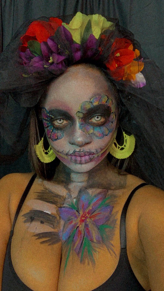 iamocolaa's tweet photo. Celebrating day of the dead a little earlier this year. Who else can pull off dead and glamorous?
DAY 1 to countdown to Halloween
#Ahmedgyal #ocolaa #ocolaa5daysofhalloween #dayofthedead #halloweencostumeideas https://t.co/fBts5KW7fG
