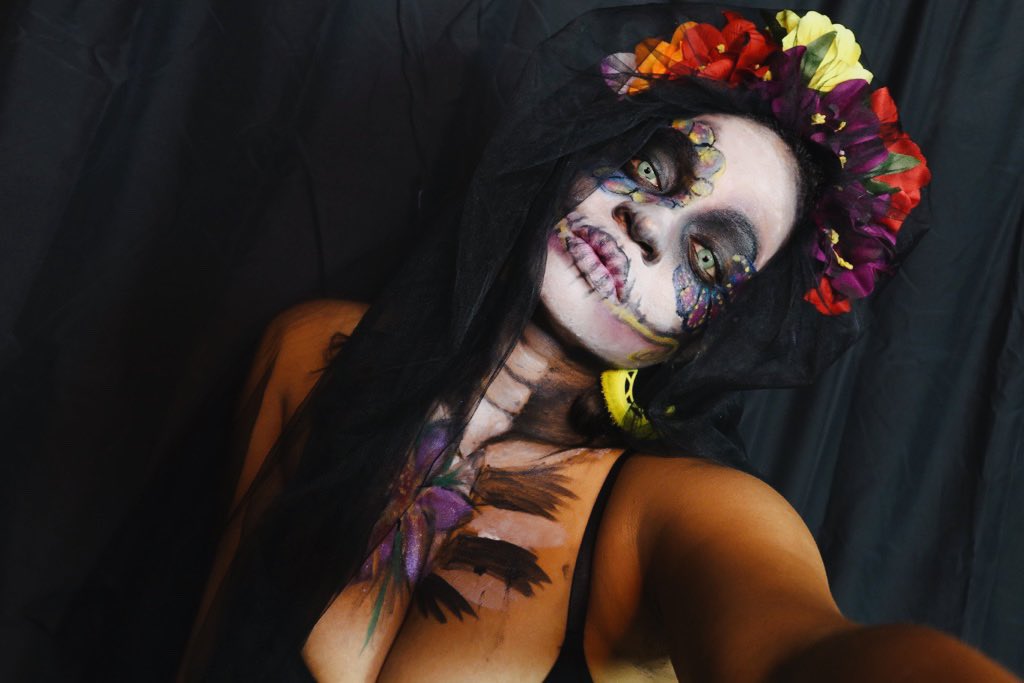 iamocolaa's tweet photo. Celebrating day of the dead a little earlier this year. Who else can pull off dead and glamorous?
DAY 1 to countdown to Halloween
#Ahmedgyal #ocolaa #ocolaa5daysofhalloween #dayofthedead #halloweencostumeideas https://t.co/fBts5KW7fG