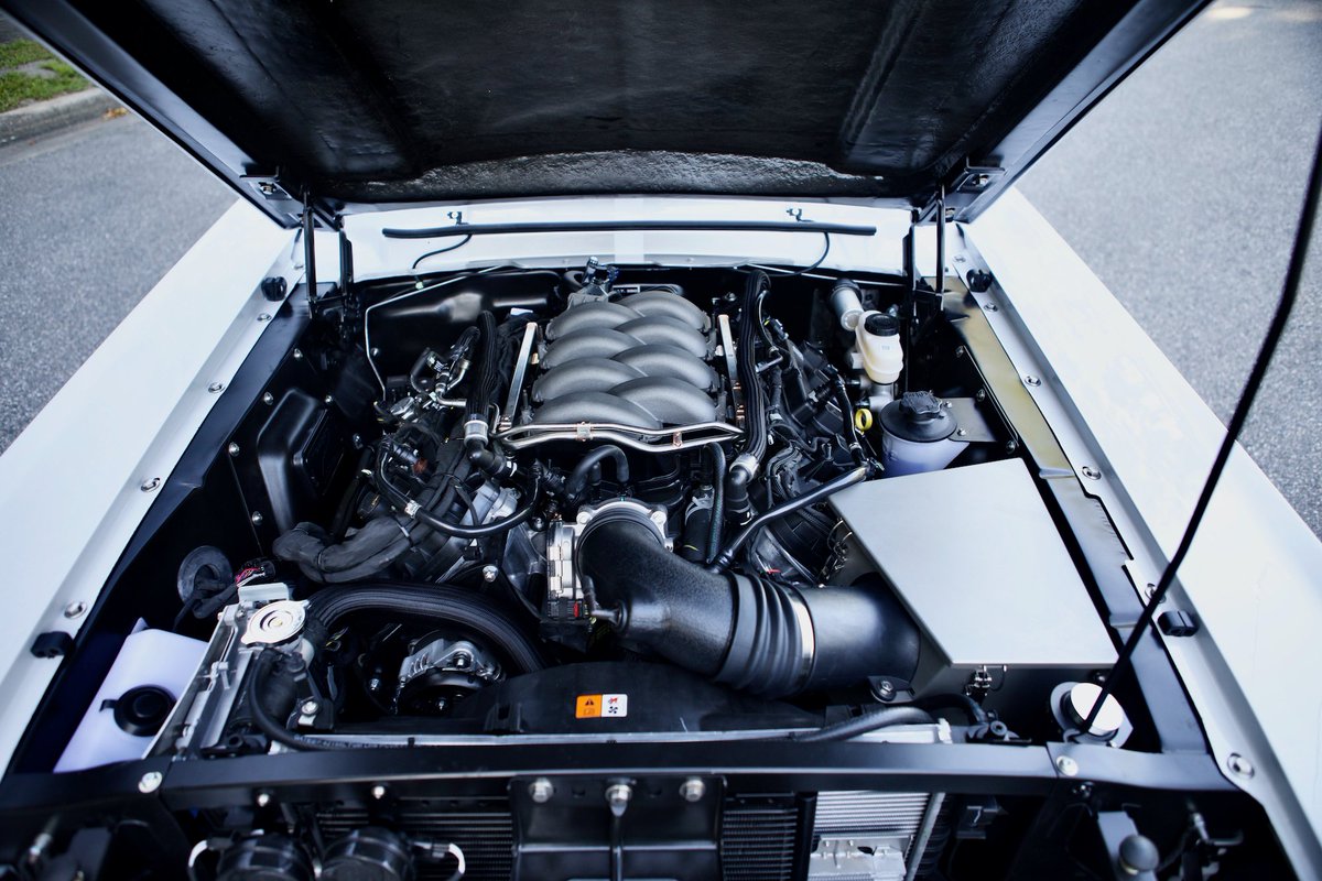 RevologyCars's tweet photo. If #710hp #Revology #ShelbyGT500 is too much power but still like the 1967 Shelby body style, the GT350 is your car. The Revology #ShelbyGT350 model is equipped with a 460hp #Ford Ti-VCT Gen 3 engine, with either 6-speed manual transmission or 10-speed automatic transmission. https://t.co/cmZX6lp6EE