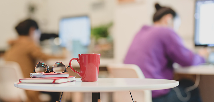 QUTOnline's tweet photo. Did you know our courses are designed by expert Learning Designers? Read our interview with Senior Learning Designer, Tegan, to discover how we reimagine course content in the online learning environment 👉  https://t.co/bEwY0p6xJ1 #learningdesign #onlinestudy @QUT https://t.co/nXiU1vRn3N