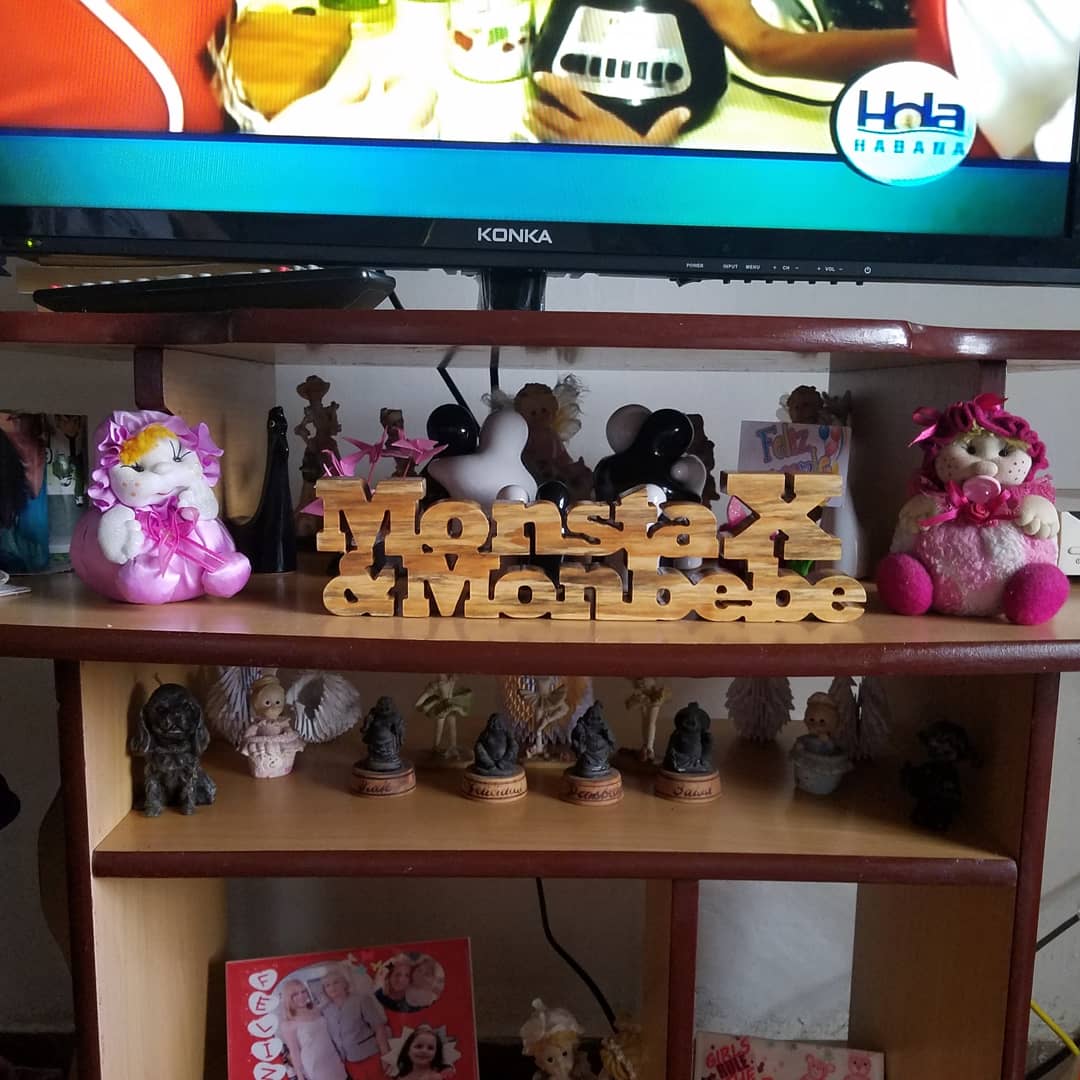 NaratruperMbb's tweet photo. Gracias #inventorium por hacer realidad mi deseo con esta significativa, pieza de arte. ❤️❤️❤️
#RegaloPersonalizado
#HechoEnCuba
#RegalaEnCuba
#LoveInventarum
#regaloespecial
#MONBEBE #MONSTA_X
@OfficialMonstaX
@monstaxcuba https://t.co/txMbaXRI2L