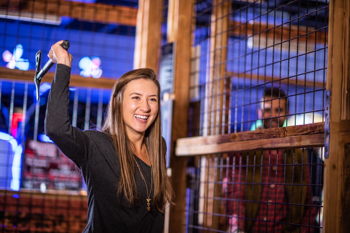 The Den is now open 7 days a week! Now there is no excuse not to try out the axe throwing lanes. Head to The Den, located in the lobby at @grandtraverseresort, and test your skills!
🪓 
🎯