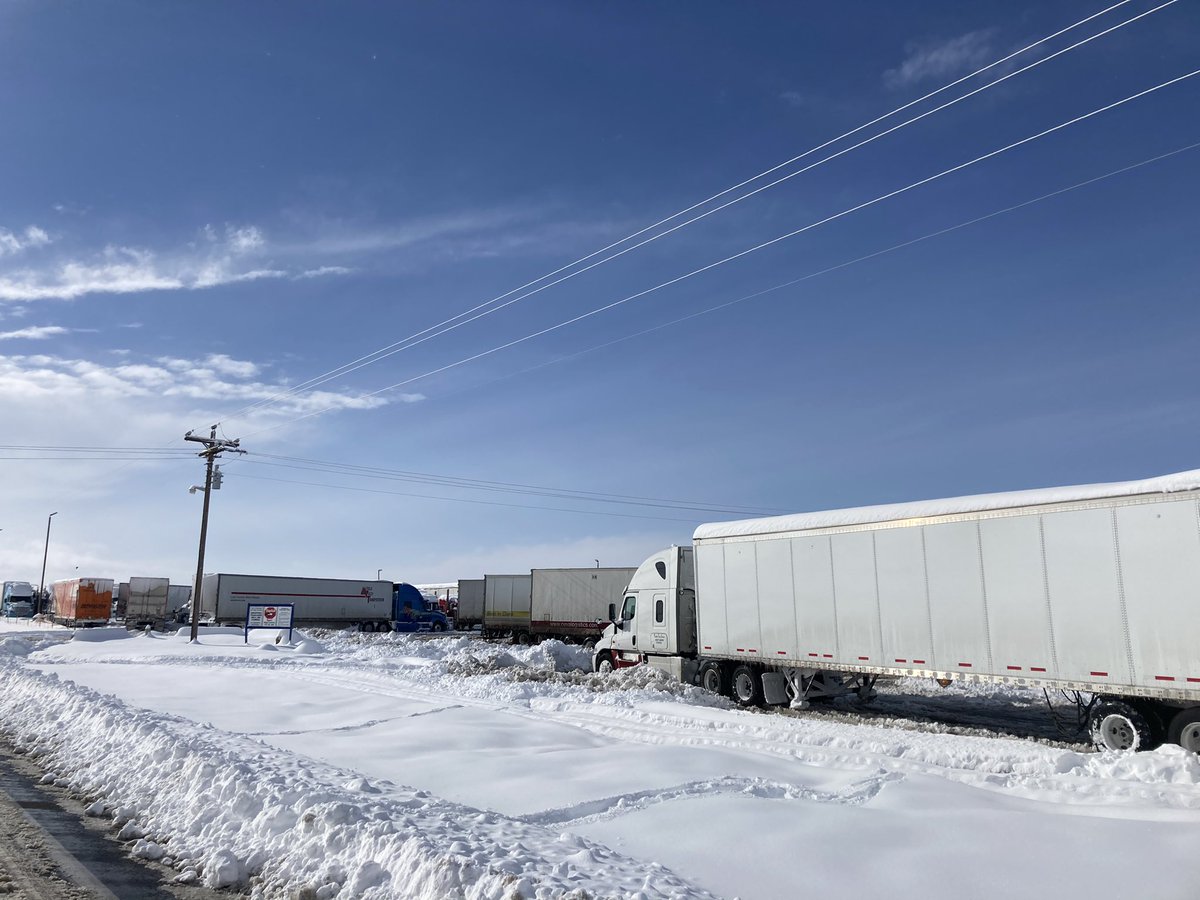Scenes from the Walsenburg area as we continue to dig out after the snowstorm. Roads are still being cleared so use caution. #snowstorm #travelalert #WeatherAlert https://t.co/DsJWIw9pvI