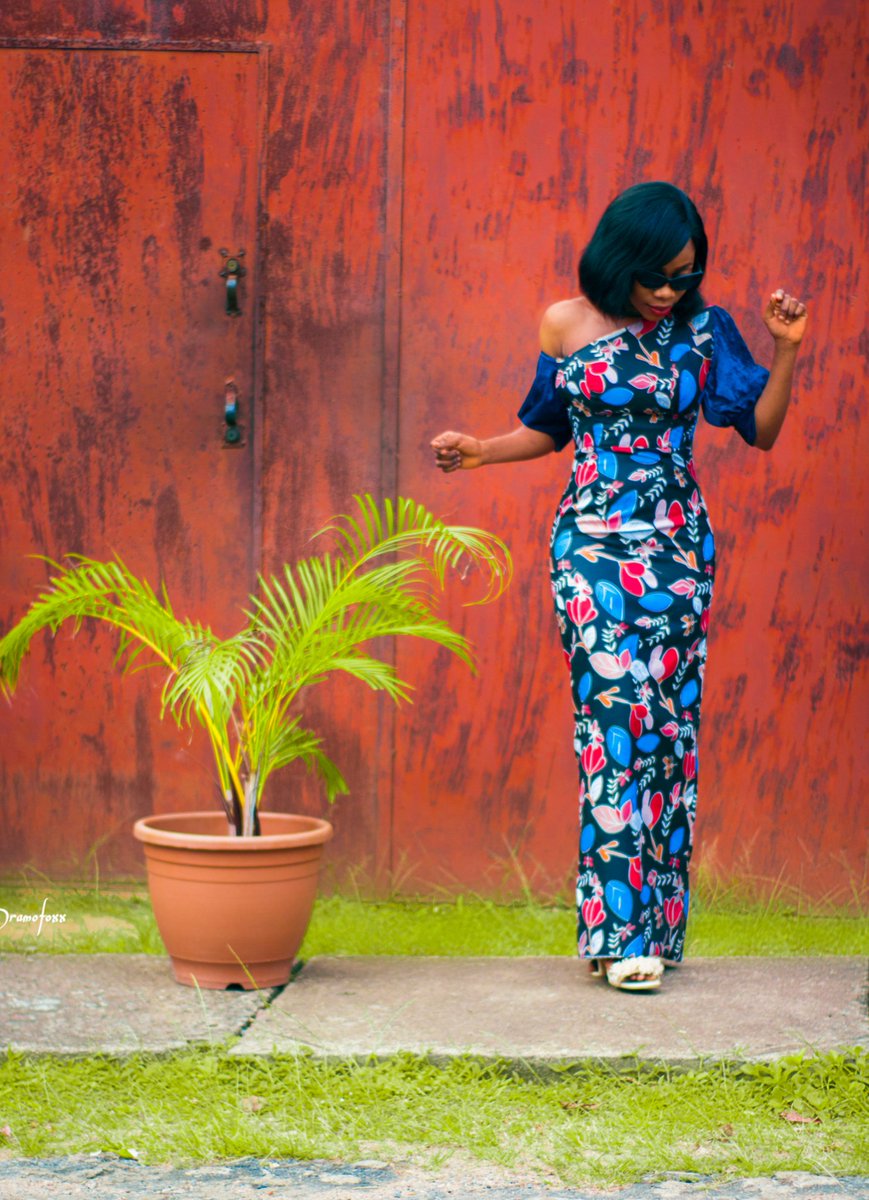 talk2o's tweet photo. Ankara vibes ... Don't miss out on our online sales....DM for price #Ankaraprint #Urbanchic....🤝#stillwerise #proudAfrican #buynow #buynigeria #TwitterTrends #africangirls https://t.co/pcoJNKLrLZ