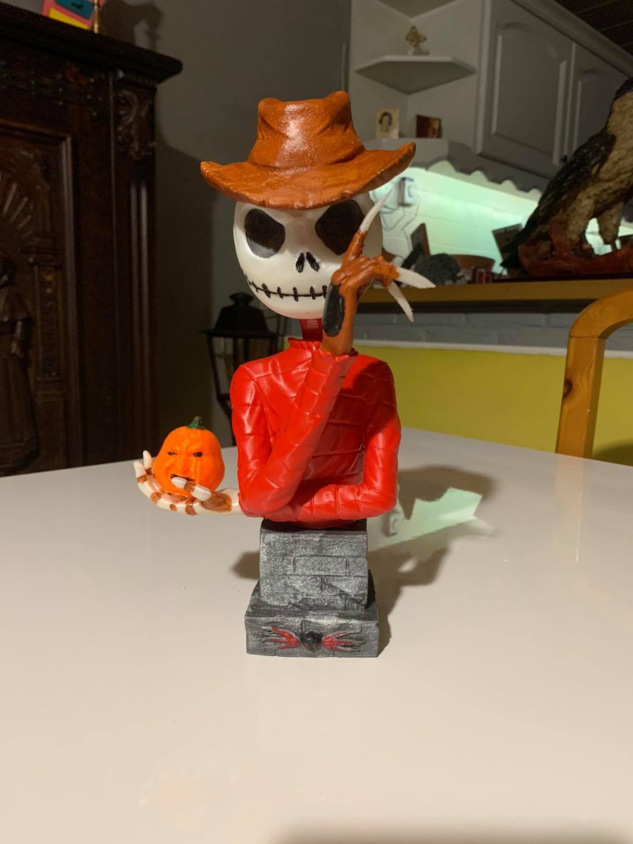 Lofcris's tweet photo. @ShareHorizons #CONCURSOHALLOWEENBLUER de #BANGGOOD #TWOTREES #SHAREHORIZONS https://t.co/5y0zS368bh