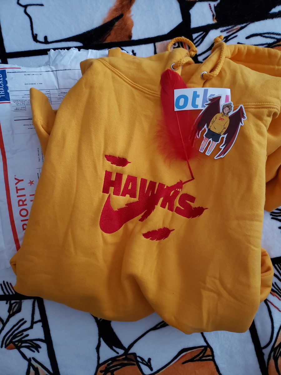 CorrodedCoffin4's tweet photo. IT FINALLY CAME IN AND I LITERALLY SOBBED!!!😭💖
THE SWEATER IS AMAZING @SoulKingLives 
#Hawks #hawksbnha #hawksmha #MyHeroAcademia #otku #KeigoTamaki https://t.co/h2jmM9YpXo