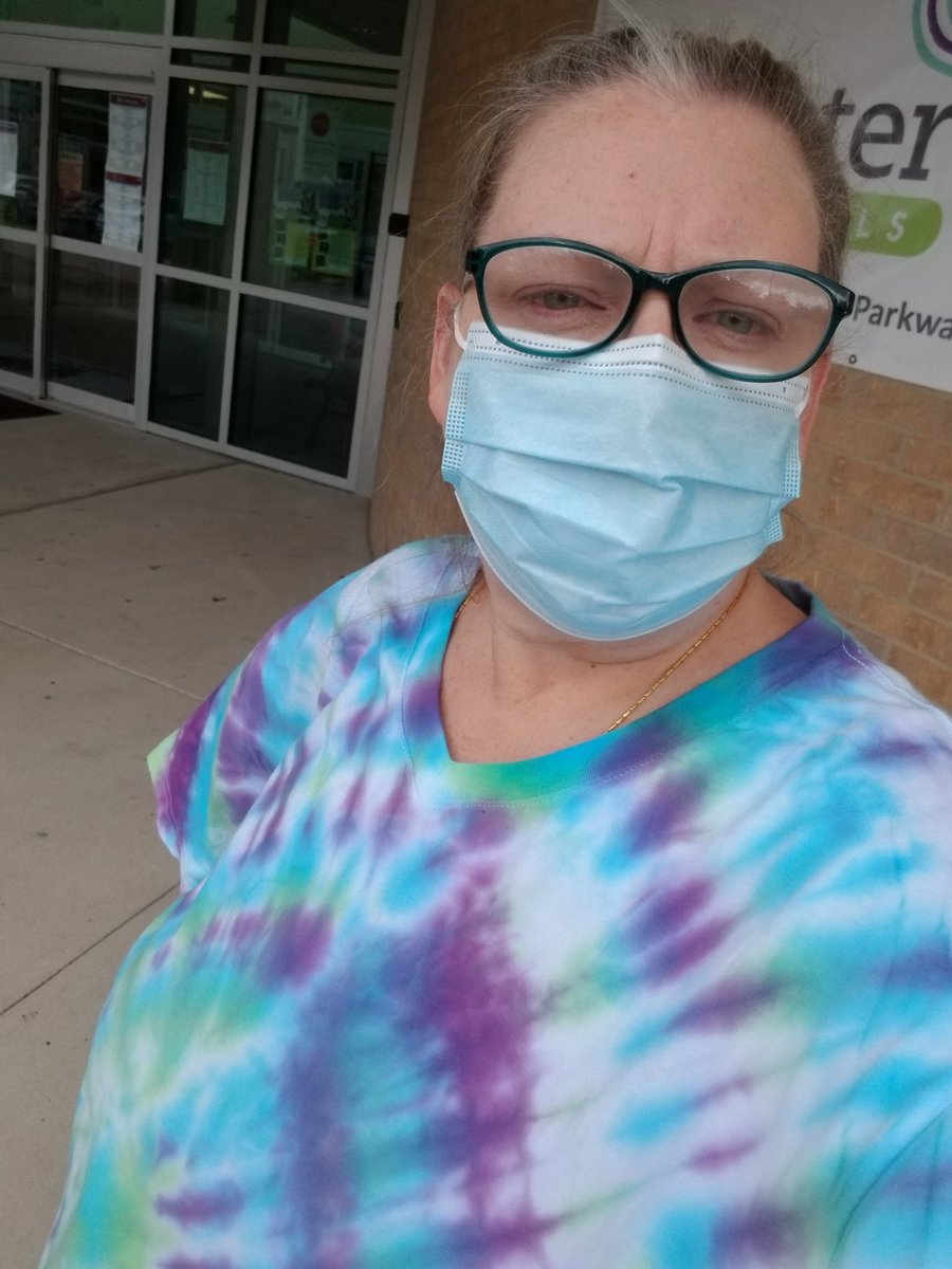 Tie dye out drugs! <a href="/PrincipalPaz/">Dr. David Paz</a> <a href="/MCJHGators/">Mayde Creek JH</a> #maydeusproud