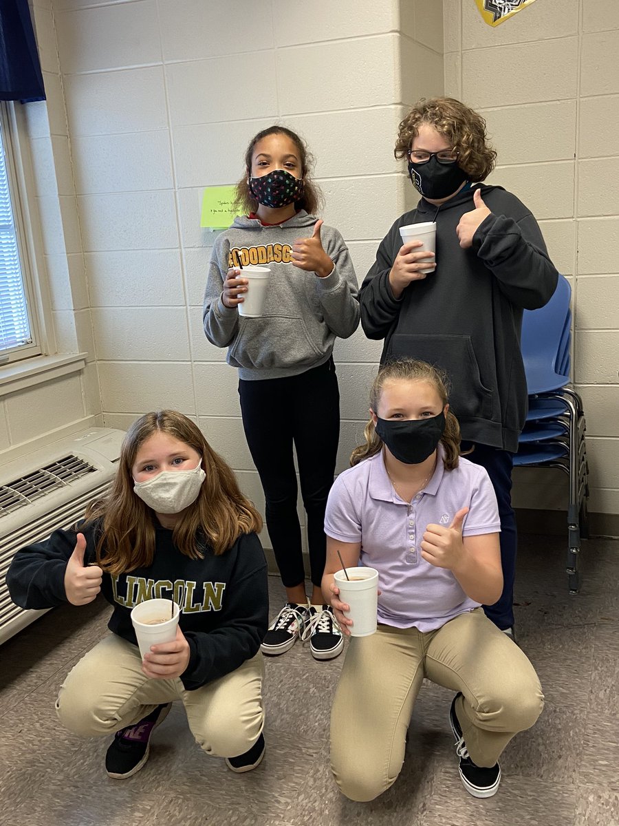 bekaklinner's tweet photo. Students were able to enjoy their yummy treat for going ABOVE and BEYOND the requirements for completing iReady lessons for the first 9 weeks.  EXTRA work pays off (for the brain and the tummy!!) @dms_tcboe https://t.co/XBVLwG71hN