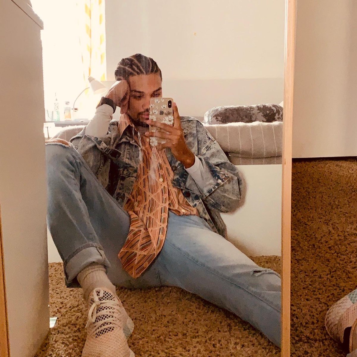 2018Child's tweet photo. Might as well I’m bored 🥵 https://t.co/V4pUADUBIm