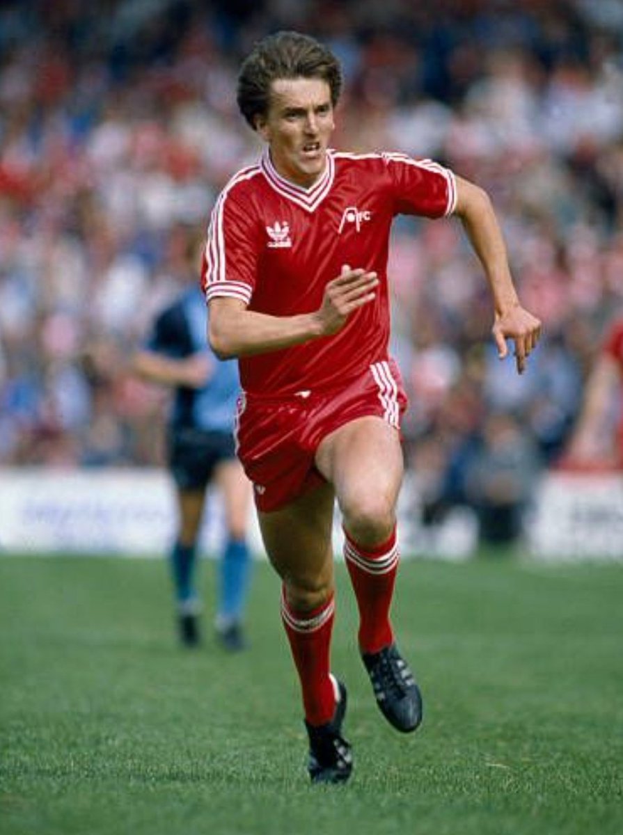 Peter Weir in action for Aberdeen
#AFC #Aberdeen #Dons https://t.co/IIDlVdtZ8i