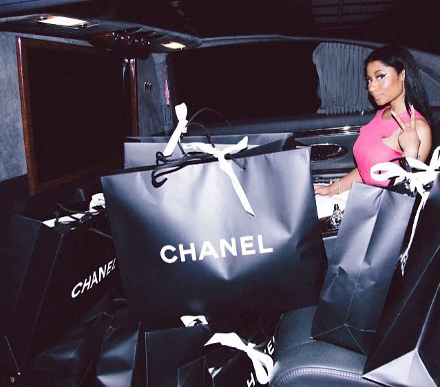 Thread of Nicki wearing nothing but chanel bags***