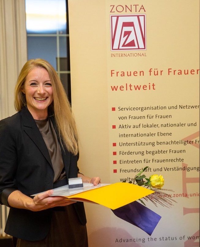 ariane_exle's tweet photo. Read more about my research, the @ZontaIntl Amelia Earhart Fellowship Award, and the importance of diversity and representation in my interview with @Uni_Stuttgart: 
English:
https://t.co/xoKampKB3E
German: https://t.co/CimV730pAS https://t.co/2F5U2O28qD