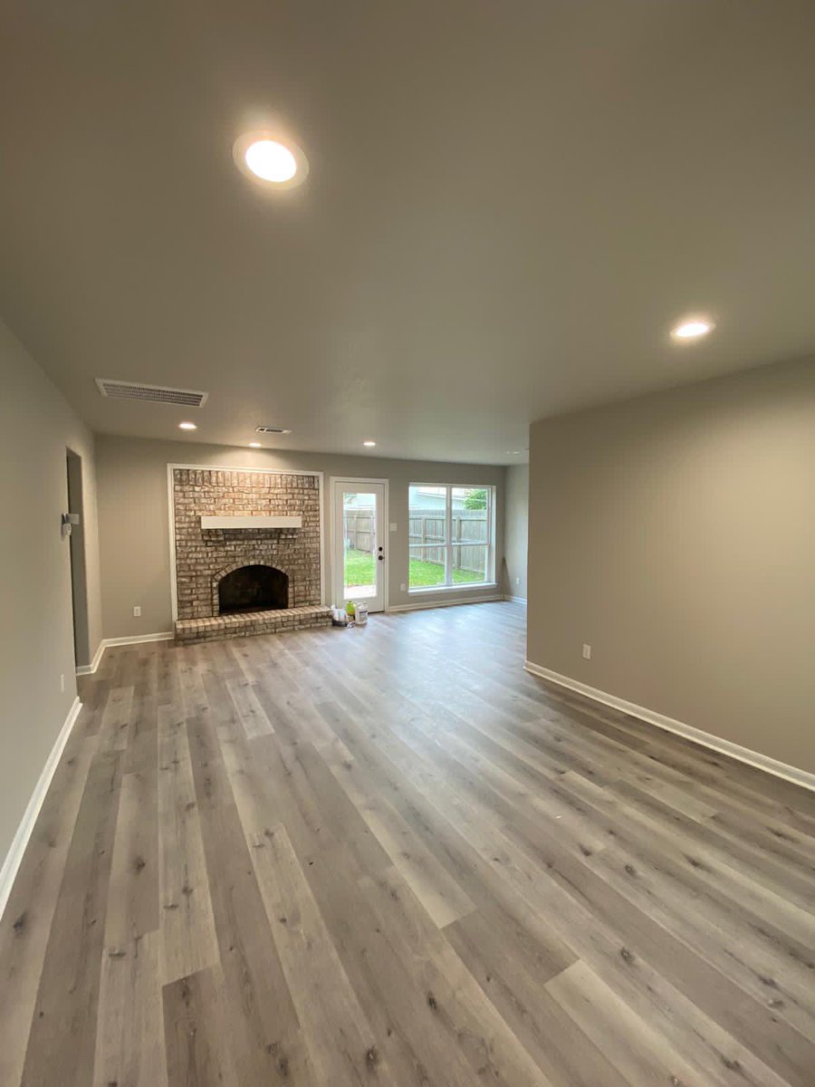 JLElectric3's tweet photo. Completed final phase of all electrical on this remodel. Just a few finishing touches by owner and it’s ready for move in! 💡🏠#electricalcontractor #electrician #lightingexpert #electricalsolutions https://t.co/oma4vxznAW