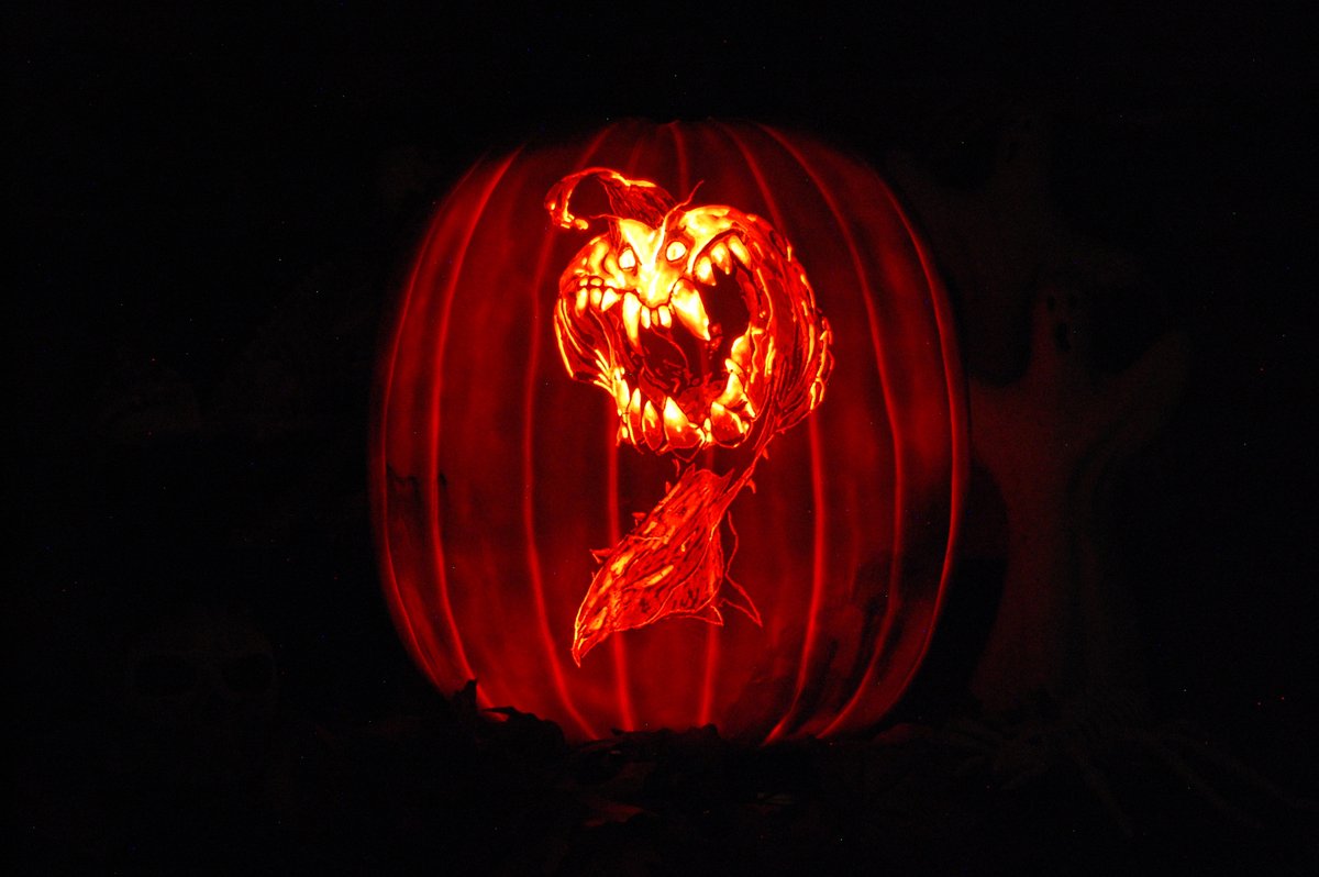 PumpkinReaper's tweet photo. #pumpkincarving  I think I'll keep this one for my personal collection. https://t.co/EyBroDK6LB