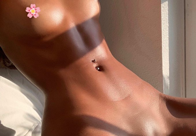 Oiled up https://t.co/j4xAxjFvbq