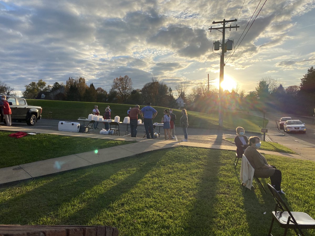 cummingd's tweet photo. The Community Table of Rockbridge serves its eighth drive thru take out dinner since the pandemic began. All are welcome! https://t.co/Nx0dKOy3WZ
