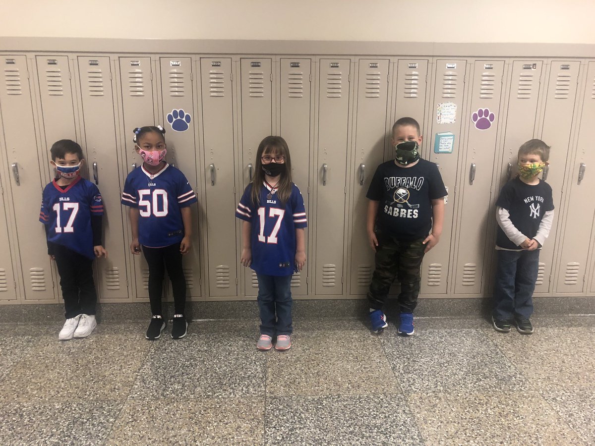 DunkirkSchool4's tweet photo. Team up against drugs!!! Jersey Day #RedRibbonWeek2020 https://t.co/wkZeTAM27G