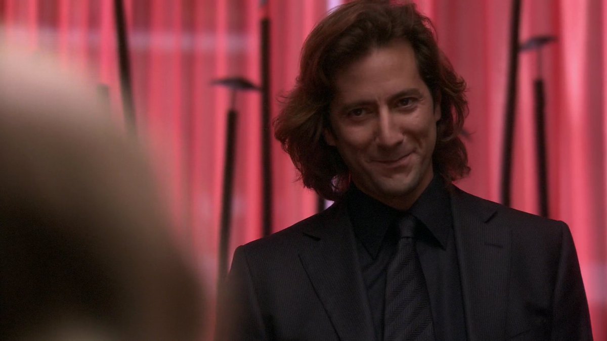 Ian wearing a suit; an extremely necessary thread