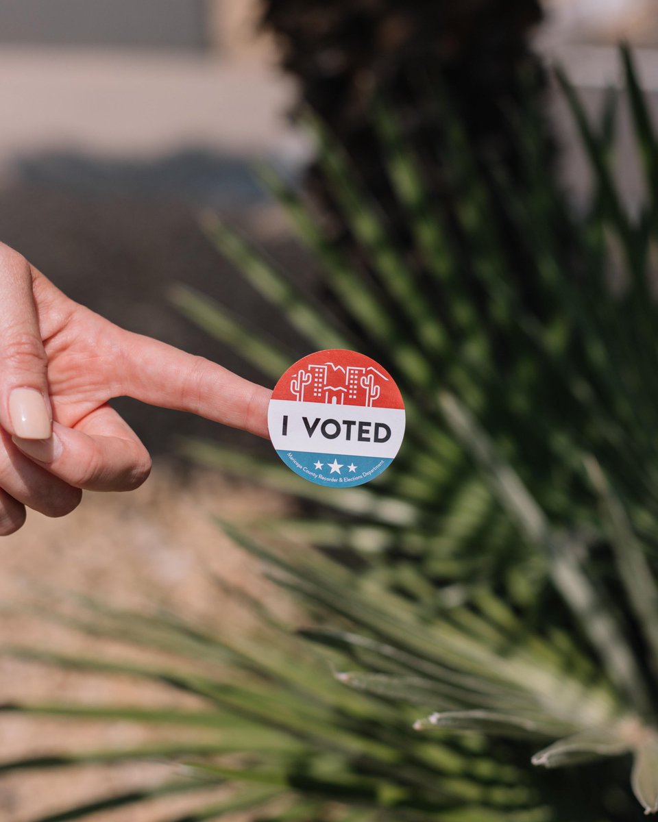 ridgewallet's tweet photo. 🇺🇸 Attention Voters 🇺🇸 

We’ll be holding wallet giveaways up until November 3rd!

All you need to do is retweet this tweet with a photo of your ‘I voted’ sticker and you’ll be entered to win! https://t.co/QWyh8KdQr6