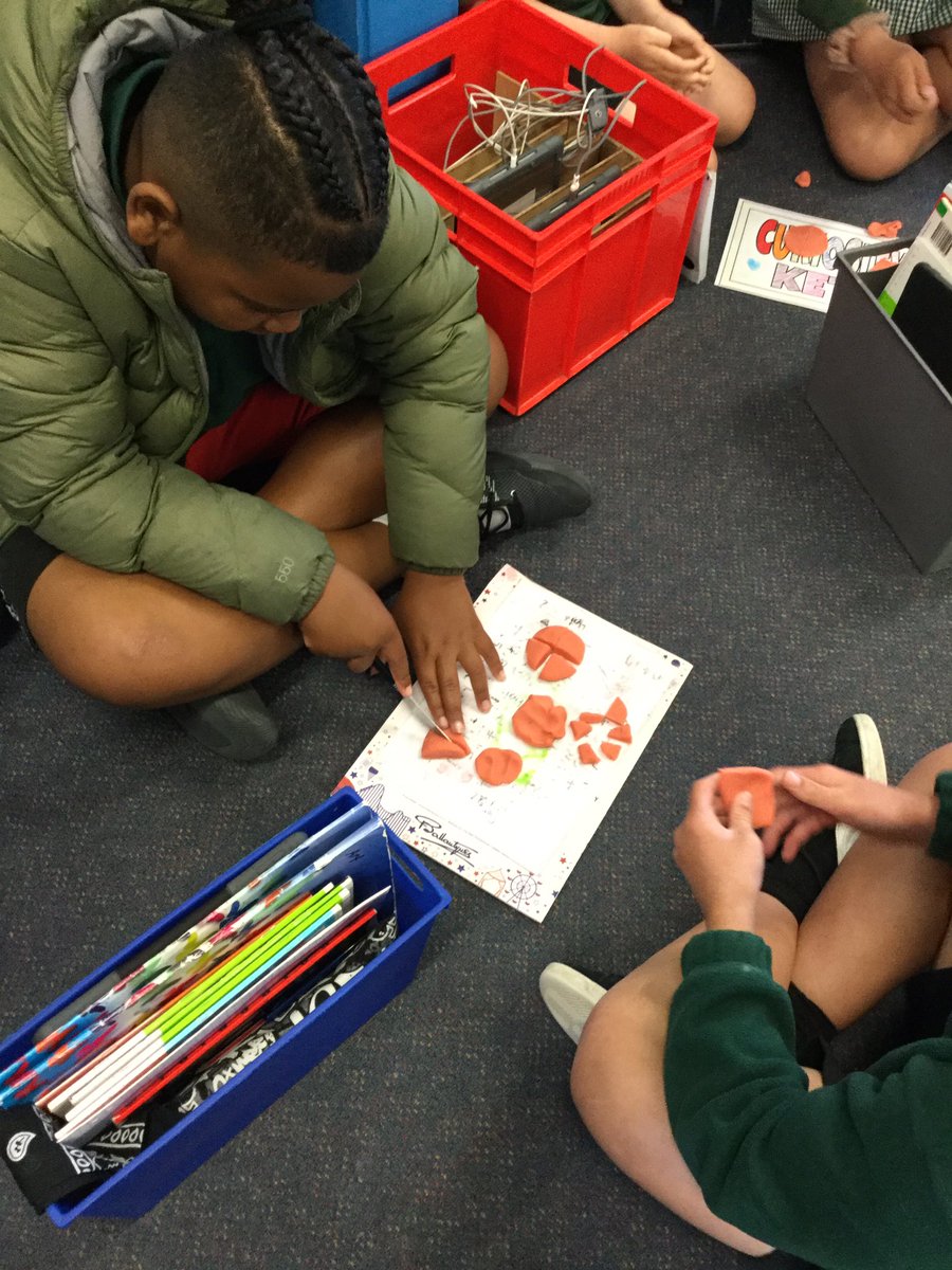 koru3bromley's tweet photo. Today we used play dough to show our fraction knowledge and help us with problem solving. We also focused on collaborating and communicating with our group. #TamaiCoL #fractions #creative #connected https://t.co/Ohh8xN7D84