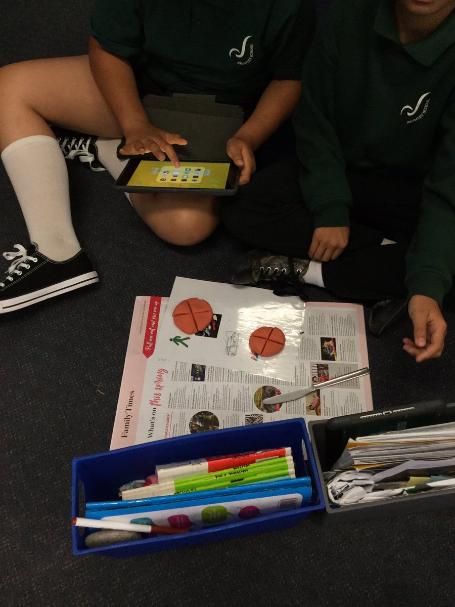 koru3bromley's tweet photo. Today we used play dough to show our fraction knowledge and help us with problem solving. We also focused on collaborating and communicating with our group. #TamaiCoL #fractions #creative #connected https://t.co/Ohh8xN7D84