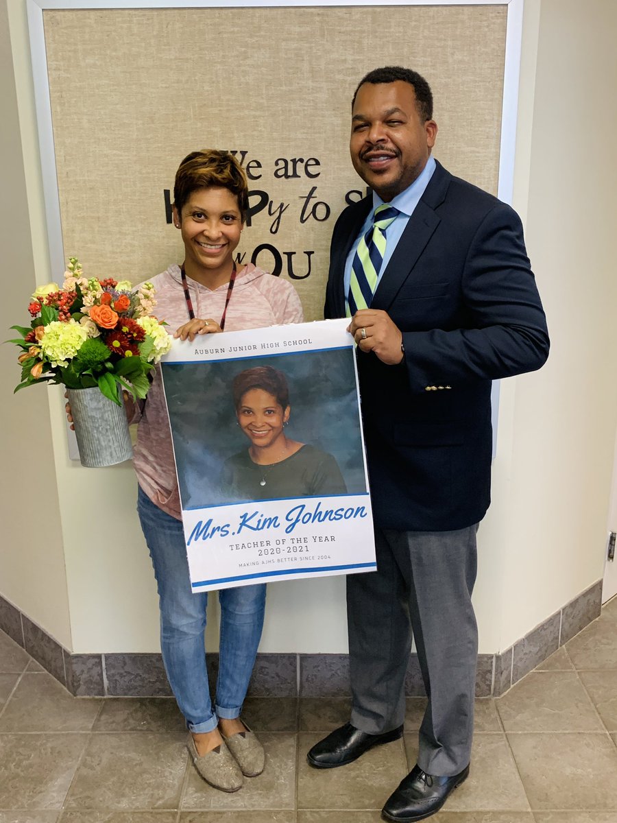 mallory_kincaid's tweet photo. Congratulations to @AuburnJrHigh’s Kim Johnson for being named AJHS 2020 Teacher of the year!!! https://t.co/HdOePMvWI2