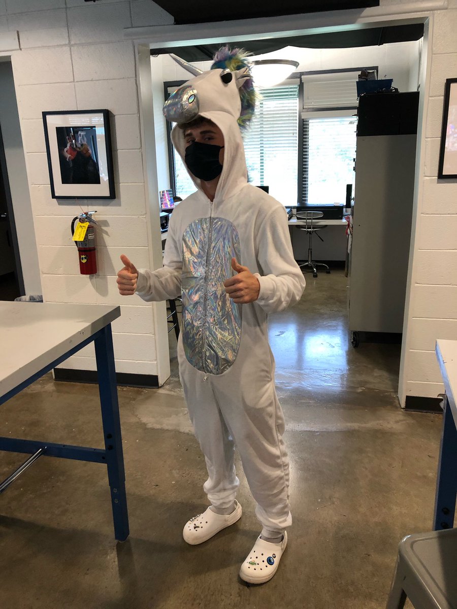 THS_UpperSchool's tweet photo. #hawkhomecoming #PJDay https://t.co/OlOlQl3Epo