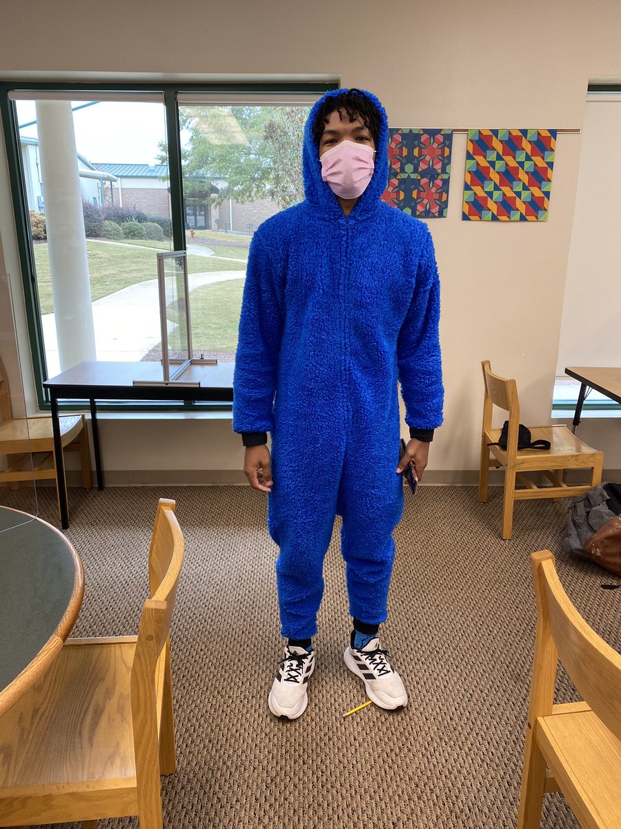 THS_UpperSchool's tweet photo. #hawkhomecoming #PJDay https://t.co/OlOlQl3Epo