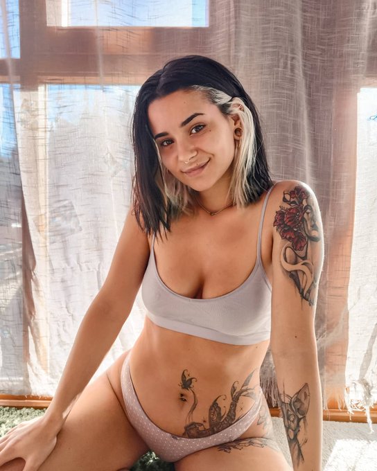 I've felt the pain and cried a lot. Now I'm left with a lotta love to give and to hold ✨ https://t.c