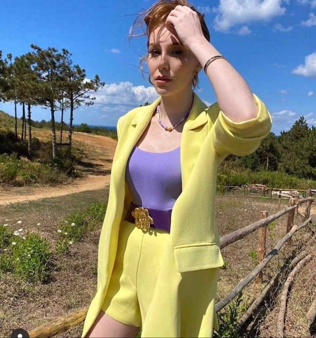 elcinelcis's tweet photo. 🌞💫💛#ElçinSangu @elcnsng https://t.co/xHj9w4bomd