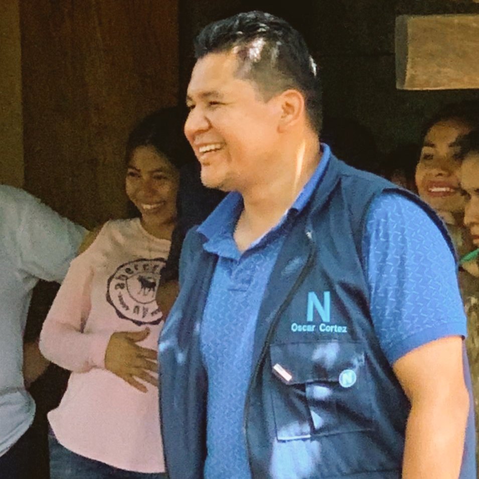 OscarCortezNI's tweet image. Son 3 años ya que las @nuevasideas siguen haciendo historia, hoy estamos más cerca de nuestra gente, hoy estamos aquí, trabajando por nuestra gente.

#MotivosParaCreer
#Operacion2021
#OscarCortez
#Casilla4