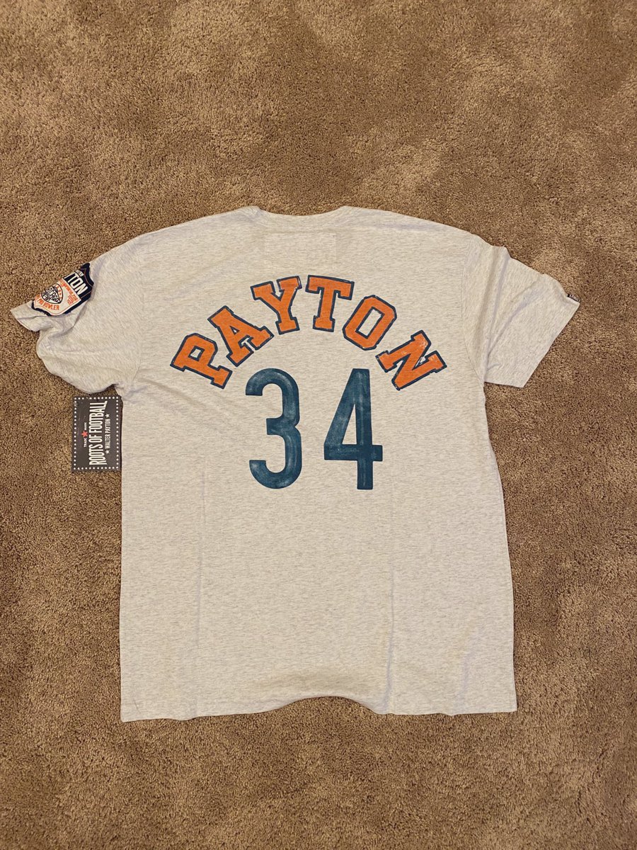 paytonsun's tweet image. Tonight’s #JPBearsRTaway prize is a @walterpayton Sweetness t-shirt. RT/Like any of my #Bears tweets to be eligible to win. #DaBears  
 #CHIvsLAR #MNF
